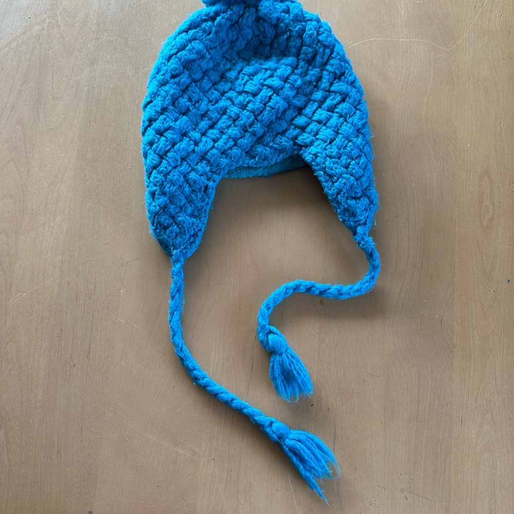 Winter Hat ❄️💙 - Picture 4 of 8
